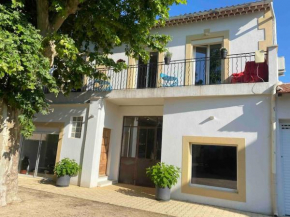 Location appartement 1 chambre et dépendance en sus dans un mas provençal au coeur du luberon